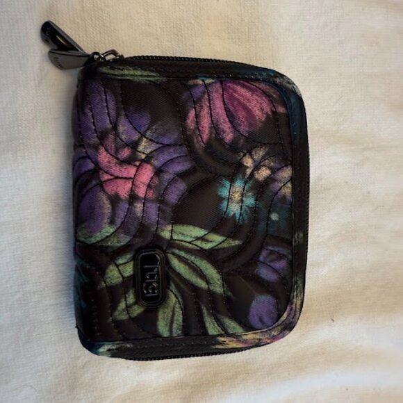 Lug Splits SE Wallet in Blooms Black - Picture 2 of 5